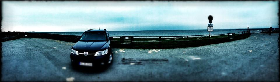 mit dem schiff an der küste