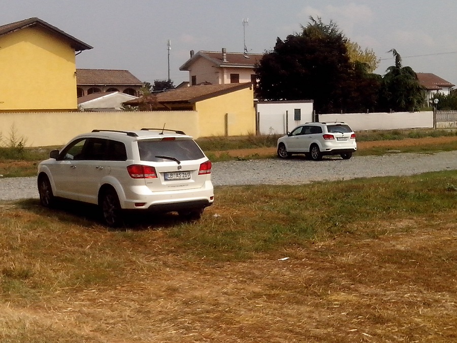 Forumstreff im Piemont: Canelupos' (Hintergrund) und Fossis' (Vordergrund)