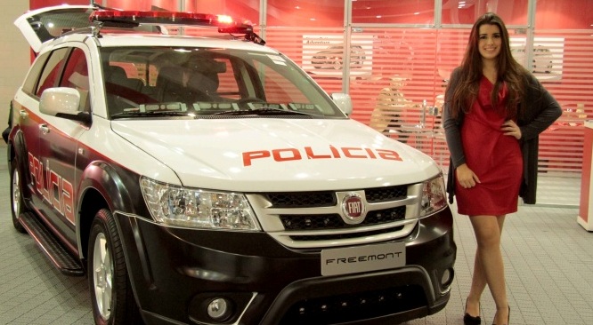 Fiat-Freemont-policia