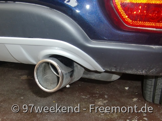 Auspuffblende und Designelement für Heckstoßstange von Vmaxx